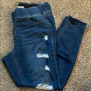 Old Navy Plus Size Distressed Skinny Jean